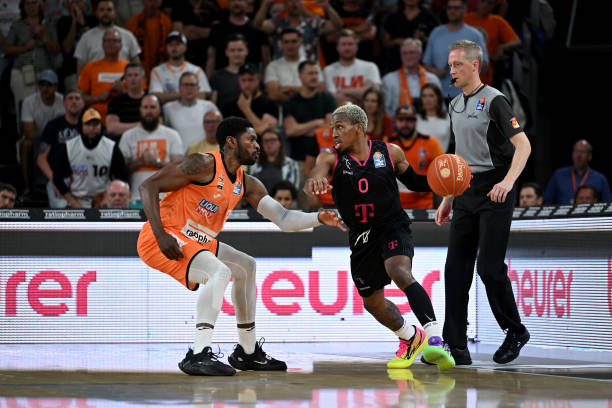 位展现了他 位展现了他